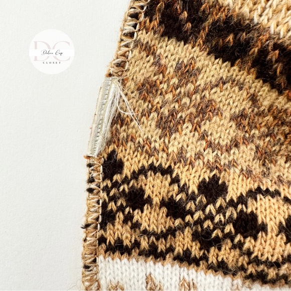 Winter hat and scarf with faux fur - Picture 9 of 11